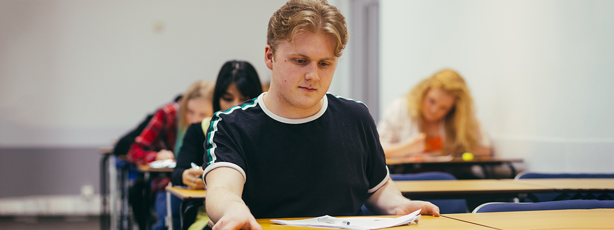 13 Thoughts Every Student Has In An Exam Clearing 2019