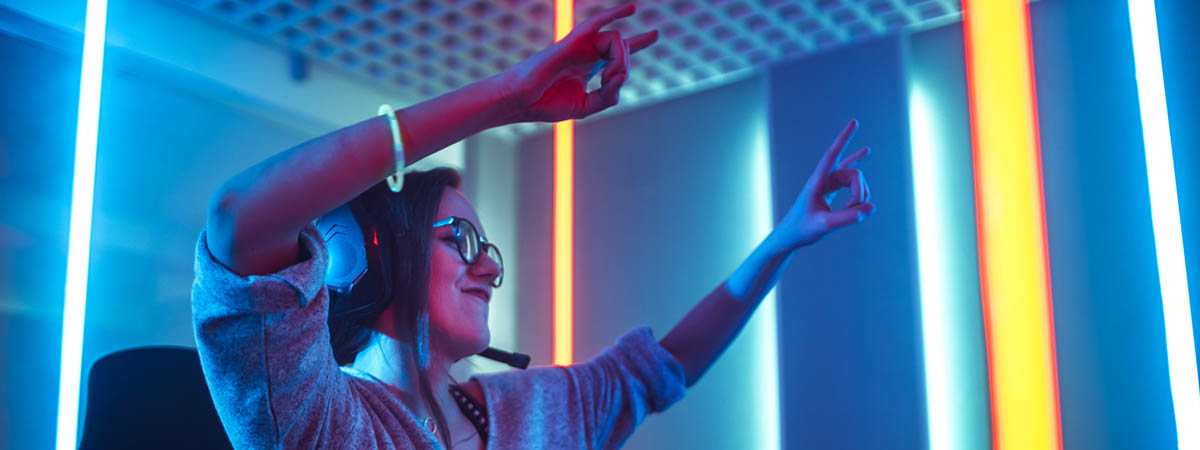 E-Sports Management article 1200x450 - Competitor celebrating