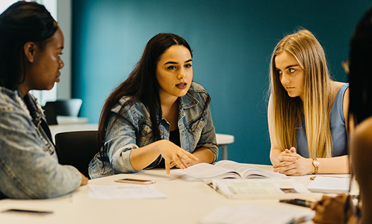 Social Sciences School - News - ATD - Chat to Students Image 530x320 (Students talking at a table)